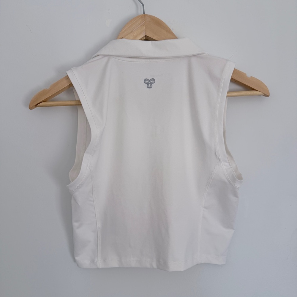 Aritzia TnAction Outlast Tank in White - Picture 5 of 6